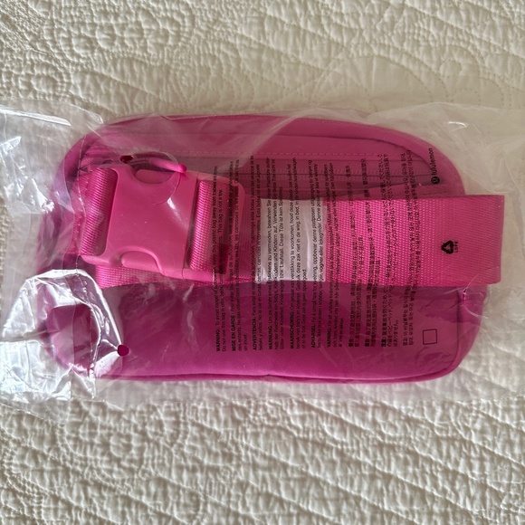 Sonic Pink Lululemon 1L Everywhere Belt Bag Extended Strap NWT - Picture 4 of 12
